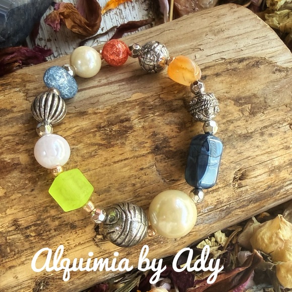 Alquimia Jewelry - Eclectic and chunky multi stone pearls and silver beaded bracelet
